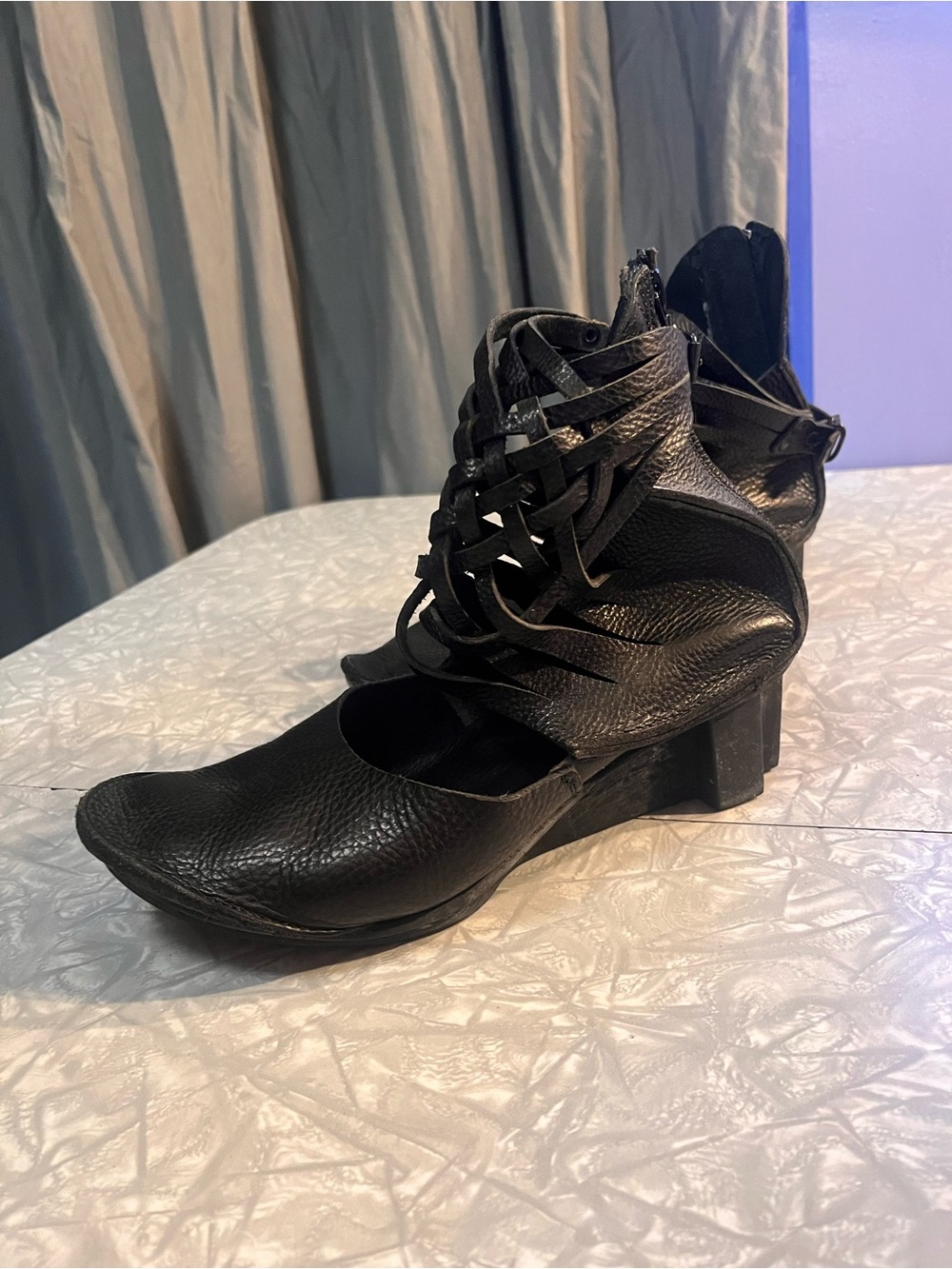 NWOT Trippen Cross Heels
